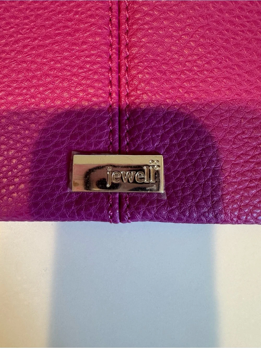 Thirty-One 31 Jewell Wristlet Wallet Fuchsia Pebble Finish NEW‎ w/Packaging
